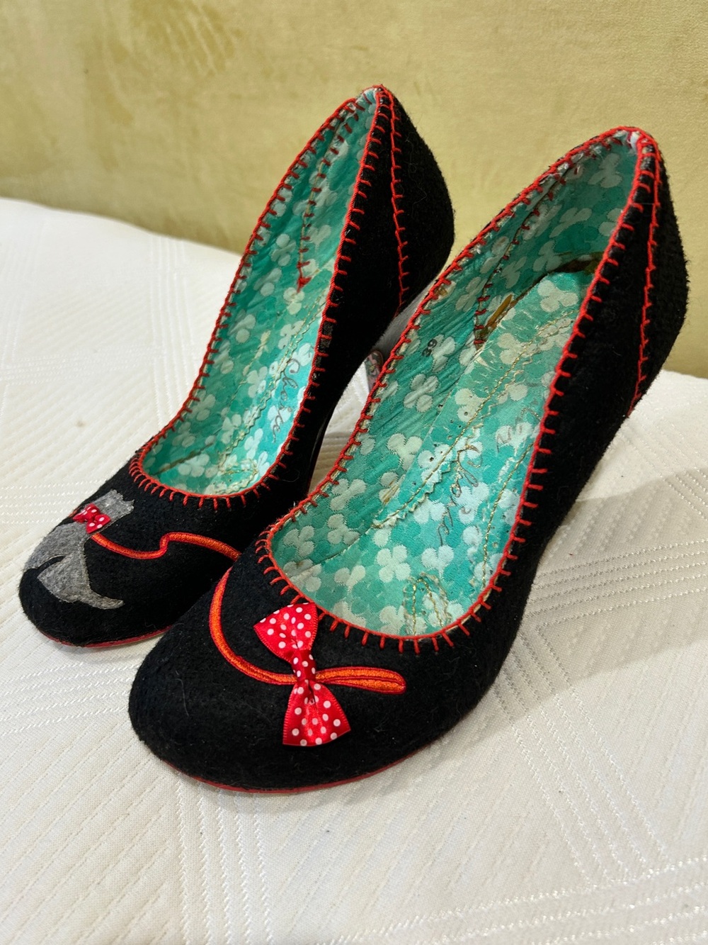 Irregular Choice Scottie Dog black felt heels - Picture 3 of 6